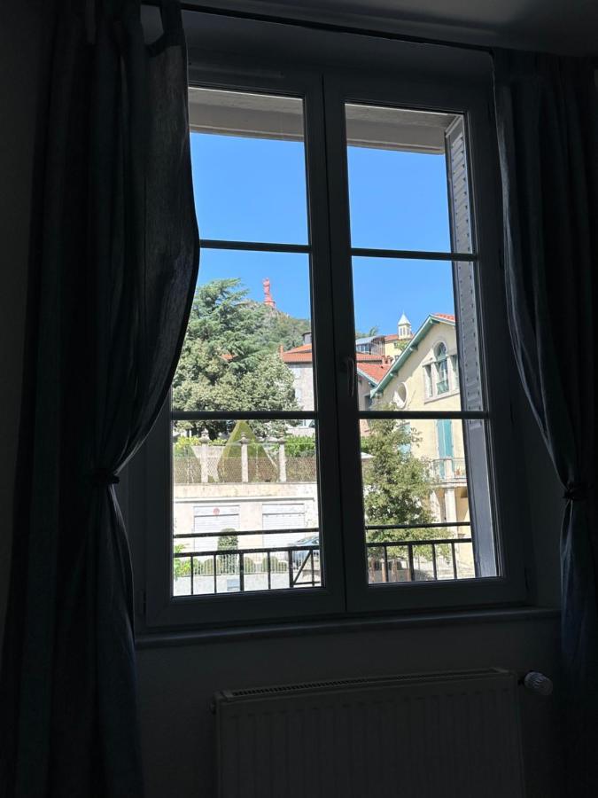 Appartement Avec Terrasse Au Puy Le Puy-en-Velay Dış mekan fotoğraf