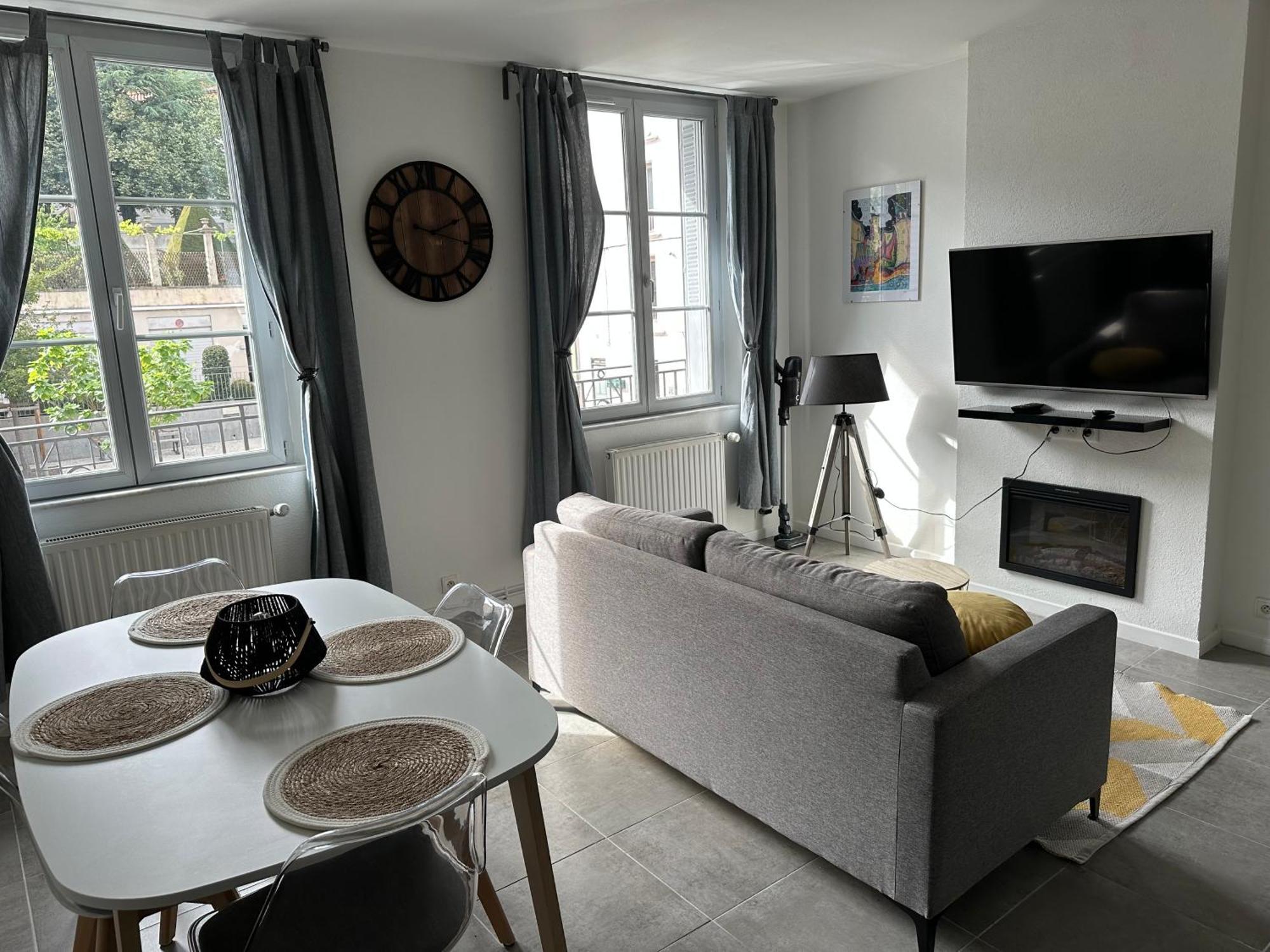 Appartement Avec Terrasse Au Puy Le Puy-en-Velay Dış mekan fotoğraf